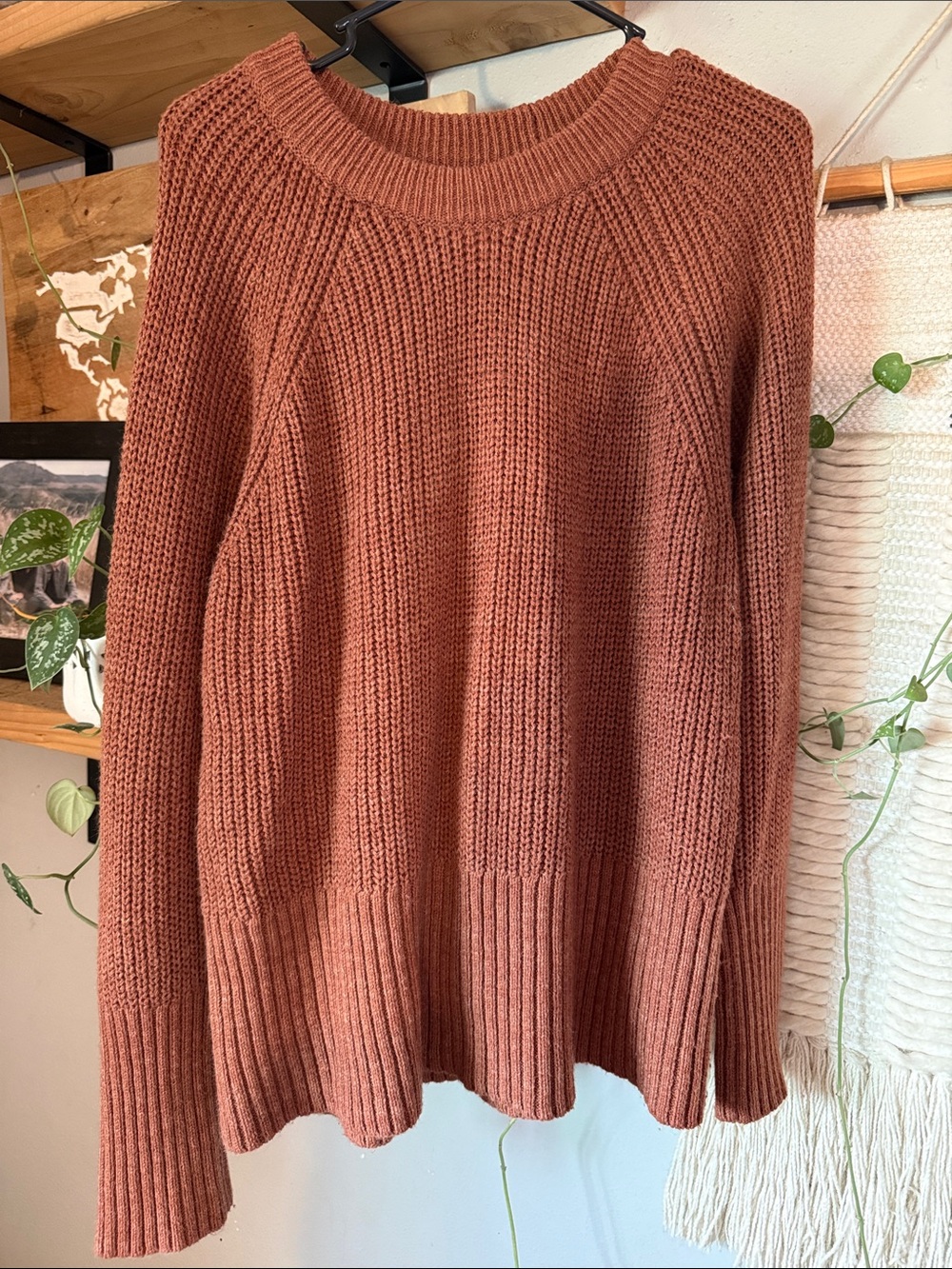 Universal Thread Ribbed Crewneck Sweater in Rusty Terracotta